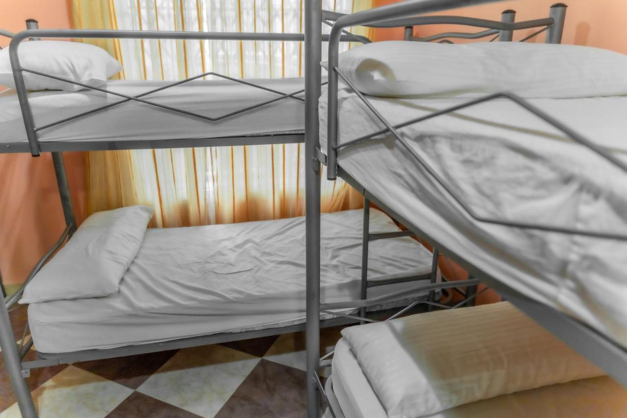 Albergue Rojo Plata Torremegia Ngoại thất bức ảnh