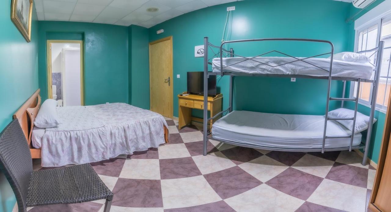 Albergue Rojo Plata Torremegia Ngoại thất bức ảnh