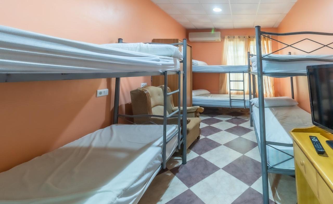 Albergue Rojo Plata Torremegia Ngoại thất bức ảnh
